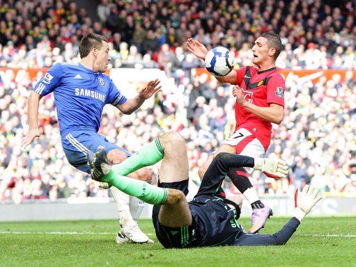 亚博体育-德罗巴在日本队比赛中重返赛场，刷新纪录引发热议！赛场气氛高涨-亚博体育